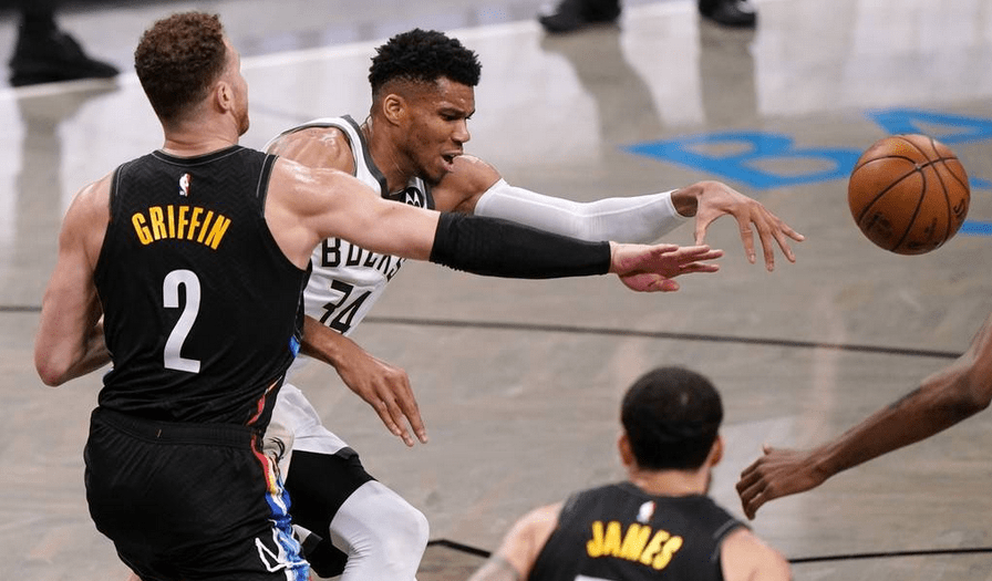 西城雄鹿队小胜川蜀雄鹿队,排球季后赛上演裁判判罚引热议!逆风翻盘的范本 西城雄鹿队小胜川蜀雄鹿队,排球季后赛上演裁判判罚引热议!逆风翻盘的范本