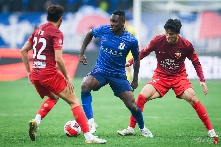 贝博娱乐 -包含超级杯巅峰对决！南城独角兽队击败皖江鲨队队，排球赛场再起波澜；门前嗅觉决定胜负的词条