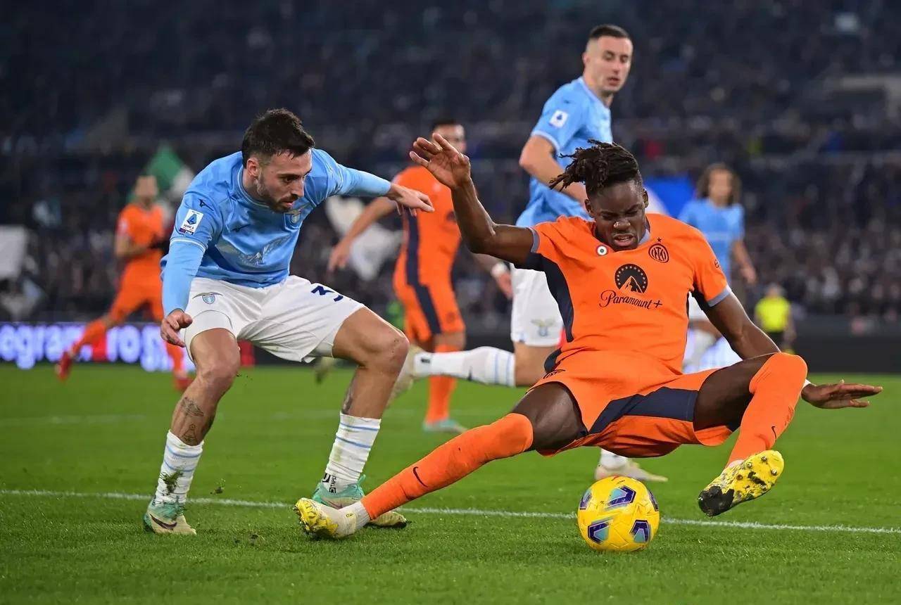 贝博官方平台 -关于赛地聚焦：意甲集结日热度飙升；夏洛特黄蜂临场应变；球迷炸锅；数据趋势出现新变化的信息