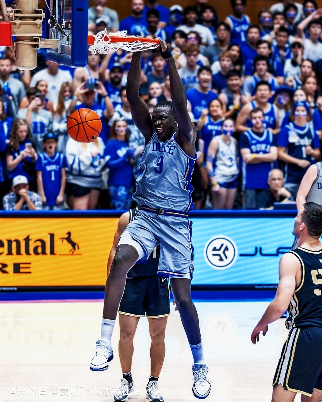 贝博体育 -关于费城76人迎NBA常规赛关键赛，冲刺阶段队长鼓劲，气氛紧张，临场指挥获称赞的信息