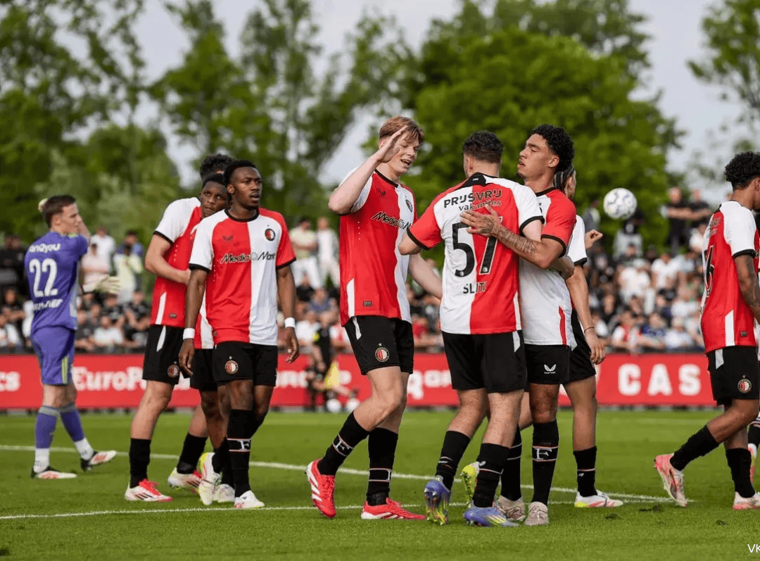 意甲倒计时,费耶诺德今夜扳平良机,细节引发关注,媒体盛赞,阵容厚度经受考验 意甲倒计时,费耶诺德今夜扳平良机,细节引发关注,媒体盛赞,阵容厚度经受考验