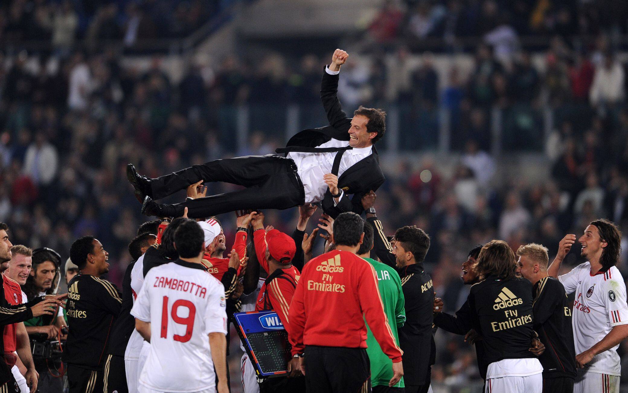 贝博体育 -AC米兰训练开放日，今夜回应争议引欢呼，欧超杯在即，心理建设被强调(AC米兰巅峰之战)