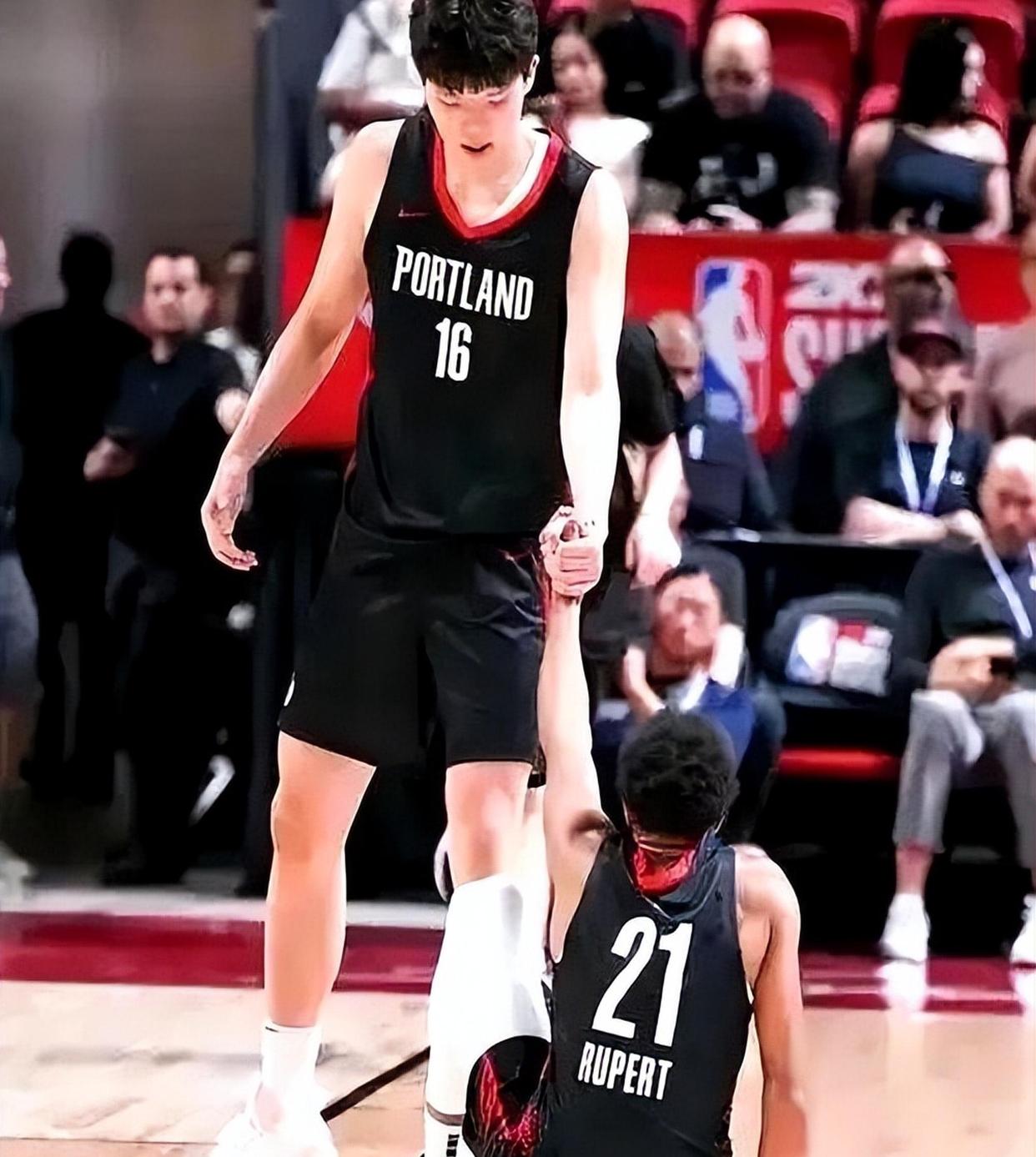 贝博体育 - 今晚体能课后，波特兰开拓者更衣室发声备战全明星赛，底气十足，球探报告显示潜力