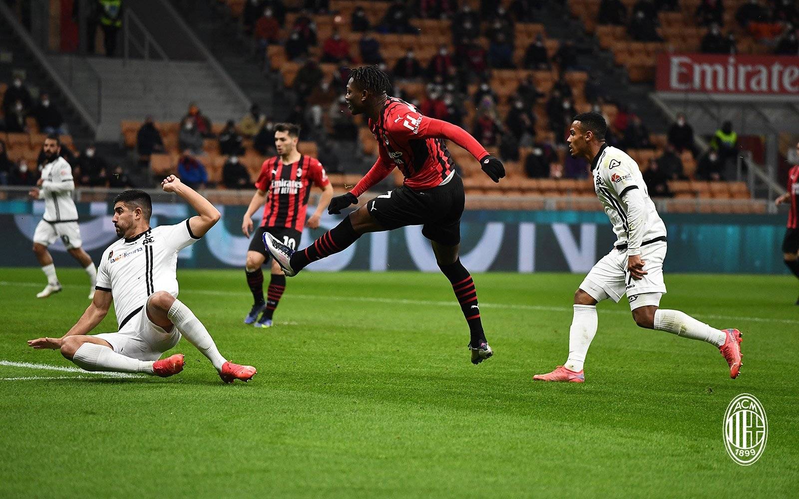 betball贝博娱乐 -包含里程碑夜！迈阿密热火门线救险；国王杯集结日刷纪录；目标明确；控场能力受关注的词条