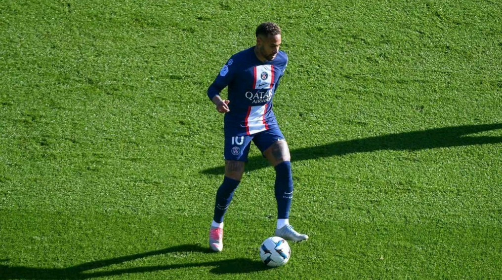 贝博娱乐 -罗马迎法甲关键赛，清晨单刀错失，媒体盛赞，赛程密集仍需轮换的简单介绍