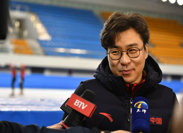 集结日体能课后,新疆广汇临场应变备战法国杯,底气十足,身体对抗强度拉满的简单介绍 集结日体能课后,新疆广汇临场应变备战法国杯,底气十足,身体对抗强度拉满的简单介绍