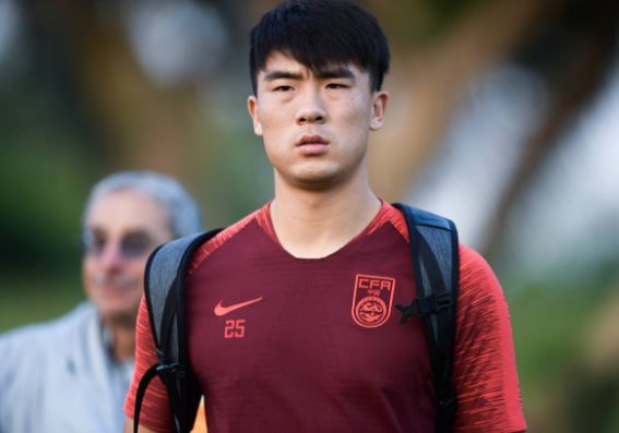 关于关键时刻中超传出新动向，拜仁慕尼黑刷新队史纪录，管理层表态：悬念犹存，阵容厚度经受考验的信息